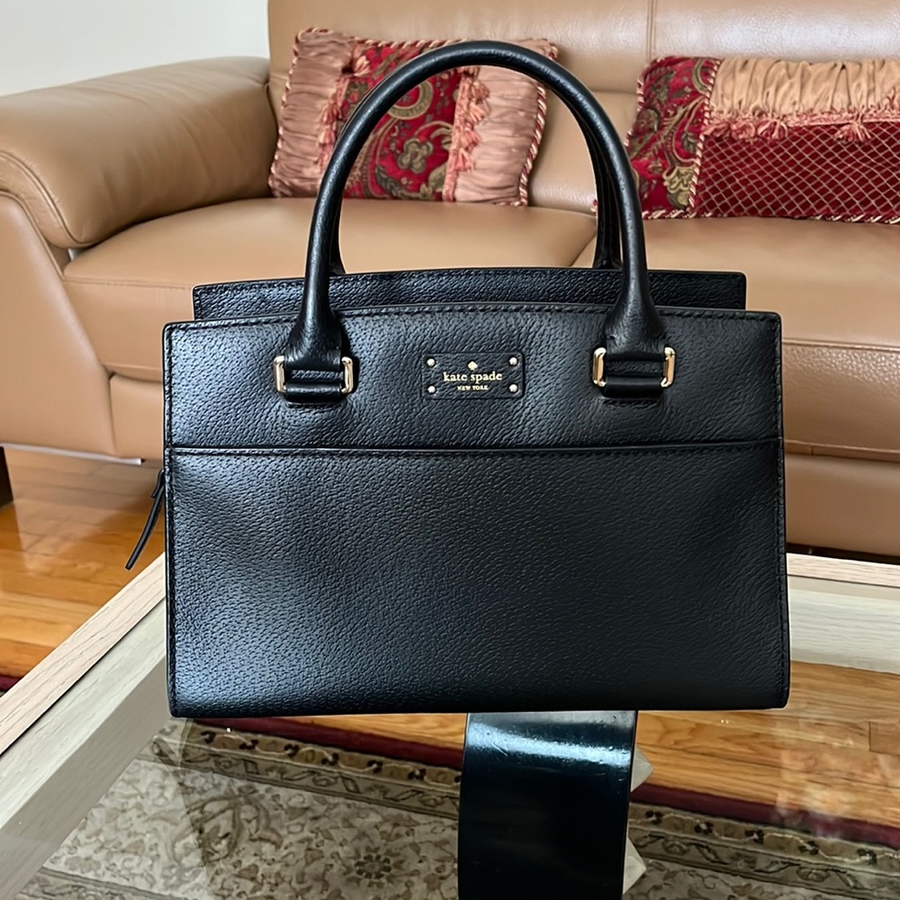 Brand new never worn black leather purse